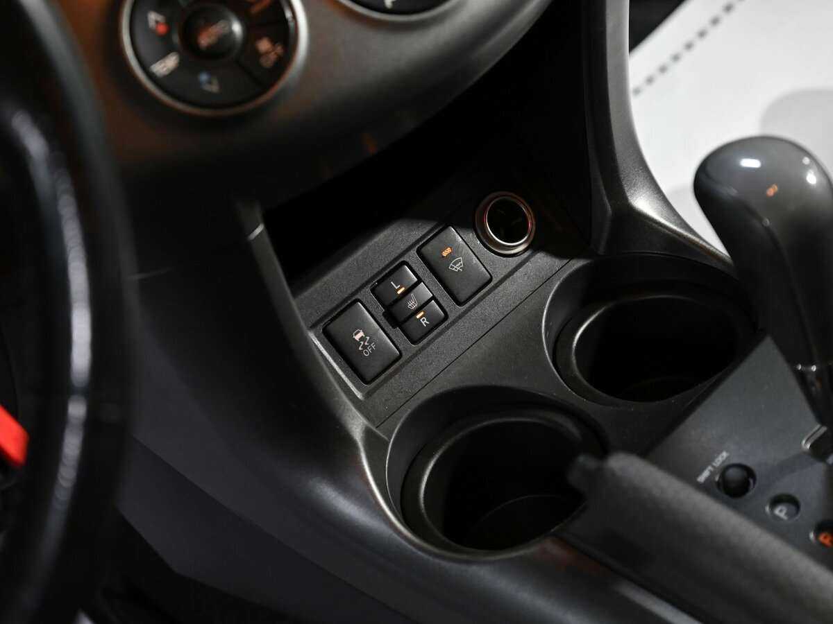 Toyota RAV4 с пробегом — 2009 год. Фото: #7