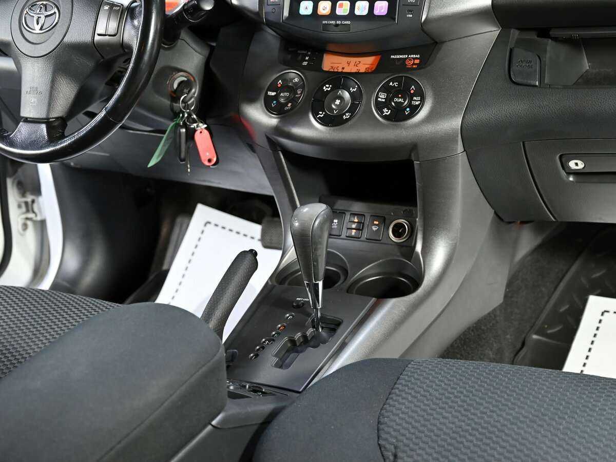 Toyota RAV4 с пробегом — 2009 год. Фото: #9