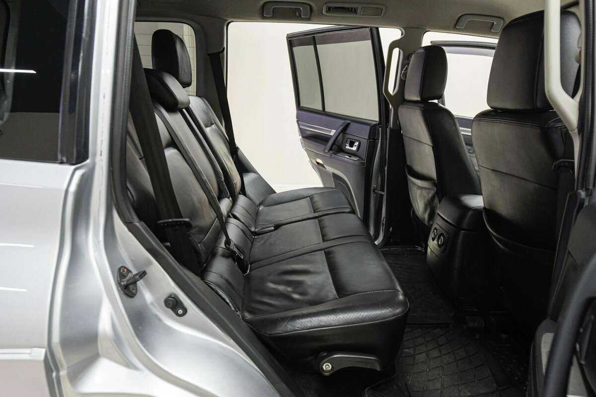 Mitsubishi Pajero с пробегом — 2011 год. Фото: #13