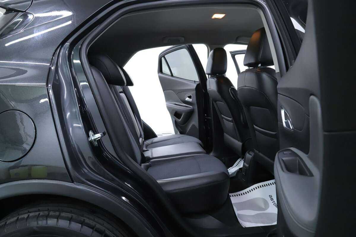 Opel Mokka с пробегом — 2013 год. Фото: #12