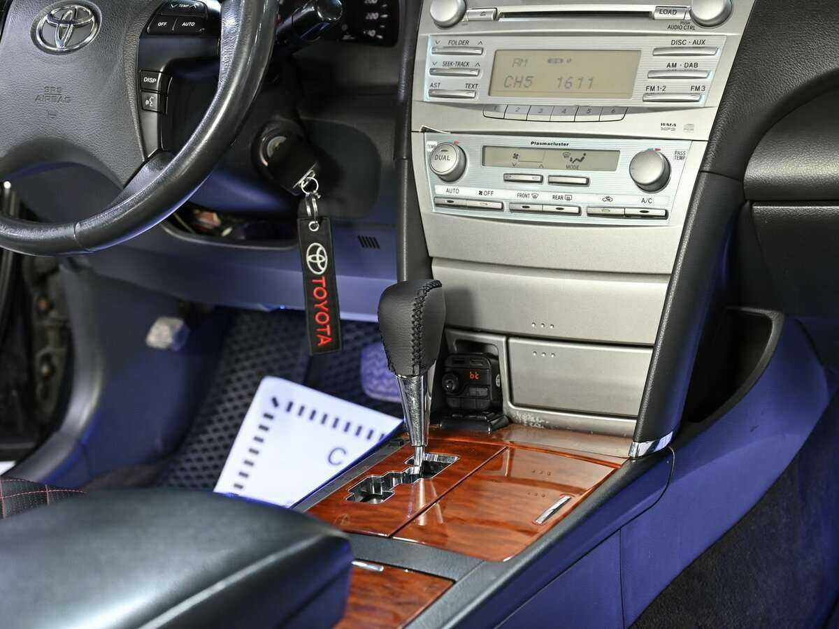 Toyota Camry с пробегом — 2007 год. Фото: #9