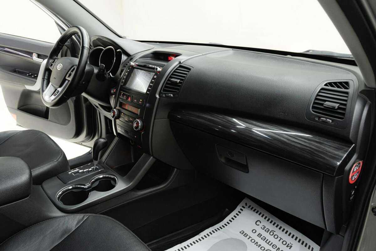 Kia Sorento с пробегом — 2011 год. Фото: #16
