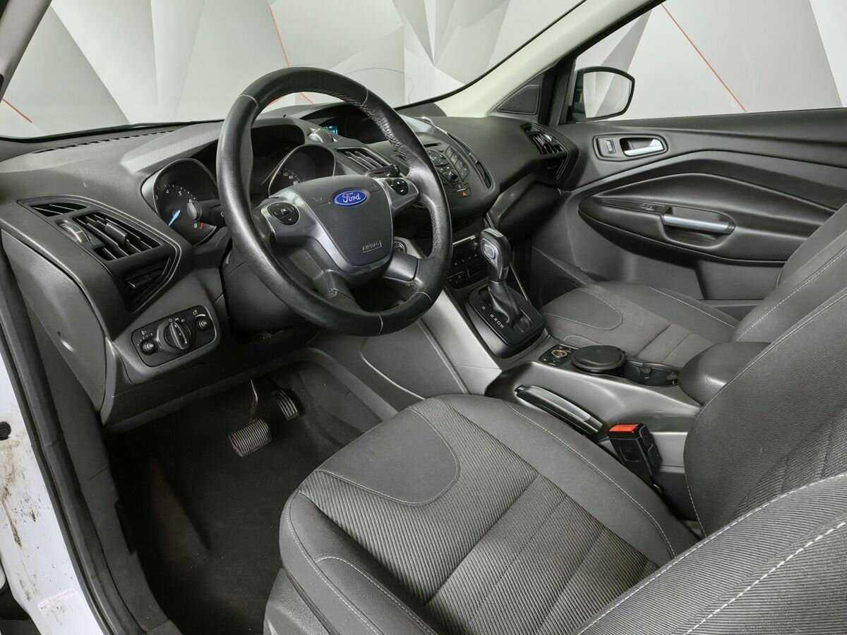 Ford Kuga с пробегом — 2015 год. Фото: #12