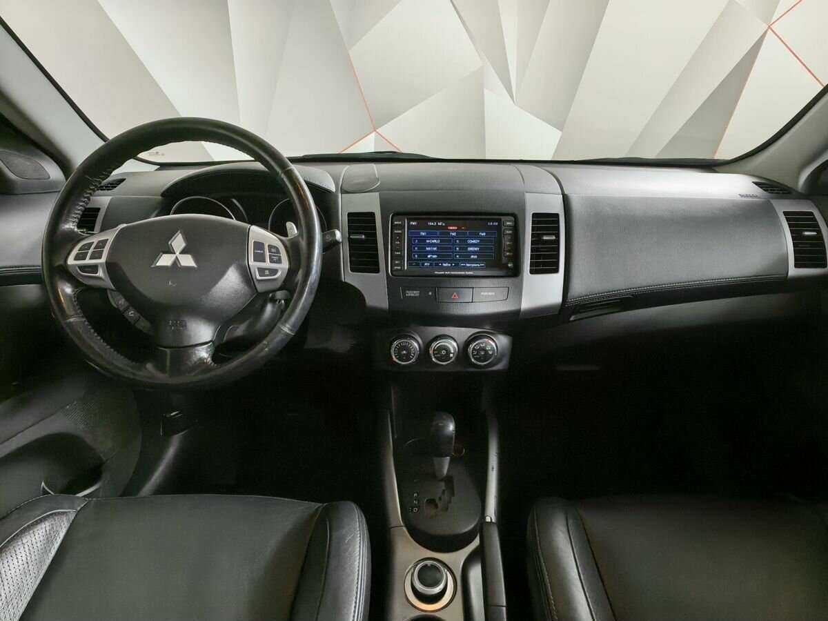 Mitsubishi Outlander с пробегом — 2011 год. Фото: #9