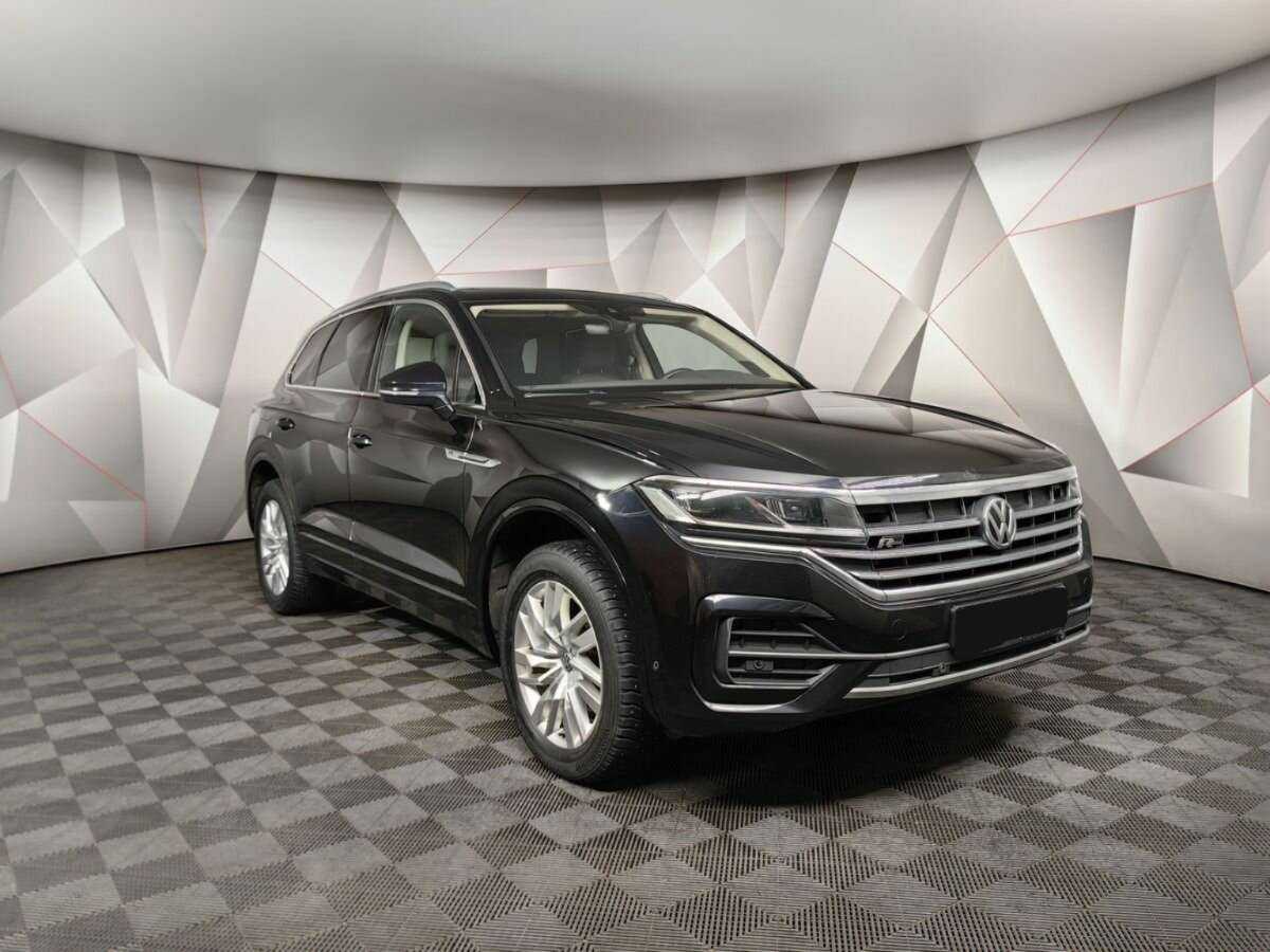 Volkswagen Touareg с пробегом — 2018 год. Фото: #2