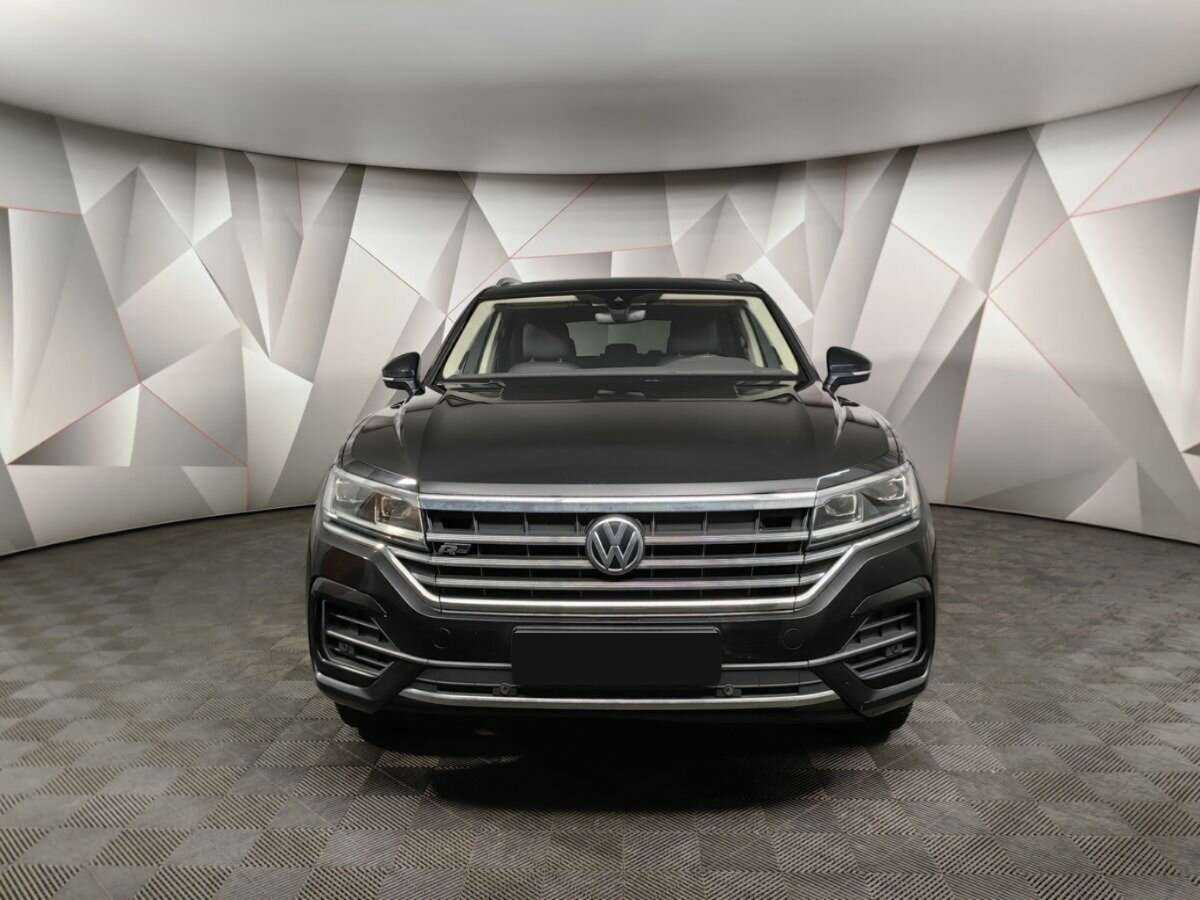 Volkswagen Touareg с пробегом — 2018 год. Фото: #6