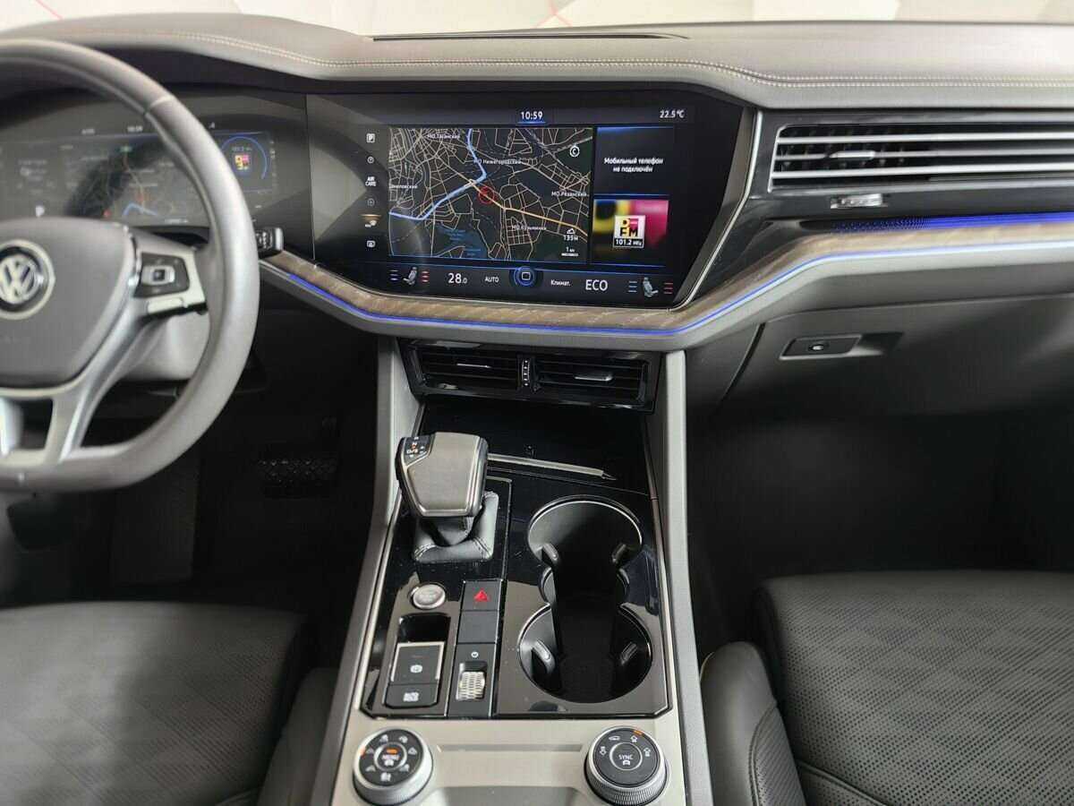 Volkswagen Touareg с пробегом — 2018 год. Фото: #10