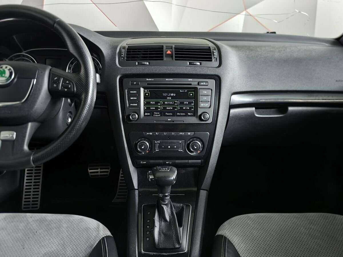Skoda Octavia RS с пробегом — 2012 год. Фото: #10