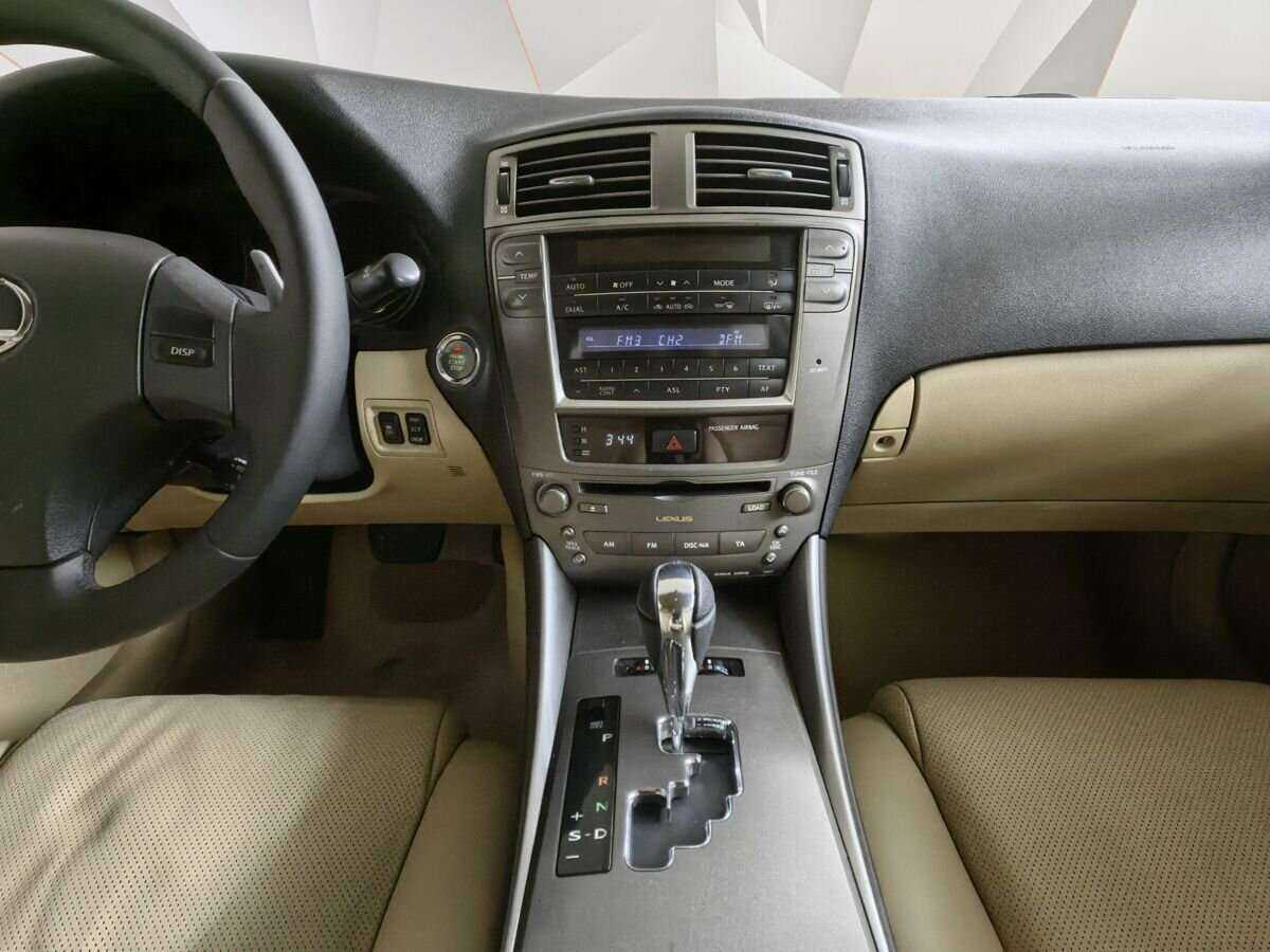 Lexus IS с пробегом — 2008 год. Фото: #9