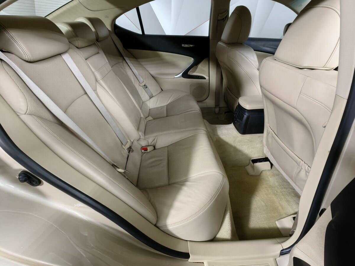 Lexus IS с пробегом — 2008 год. Фото: #10