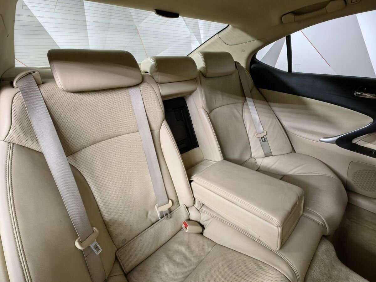 Lexus IS с пробегом — 2008 год. Фото: #11