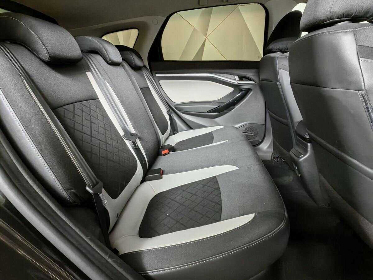 Lada (ВАЗ) Vesta с пробегом — 2019 год. Фото: #11