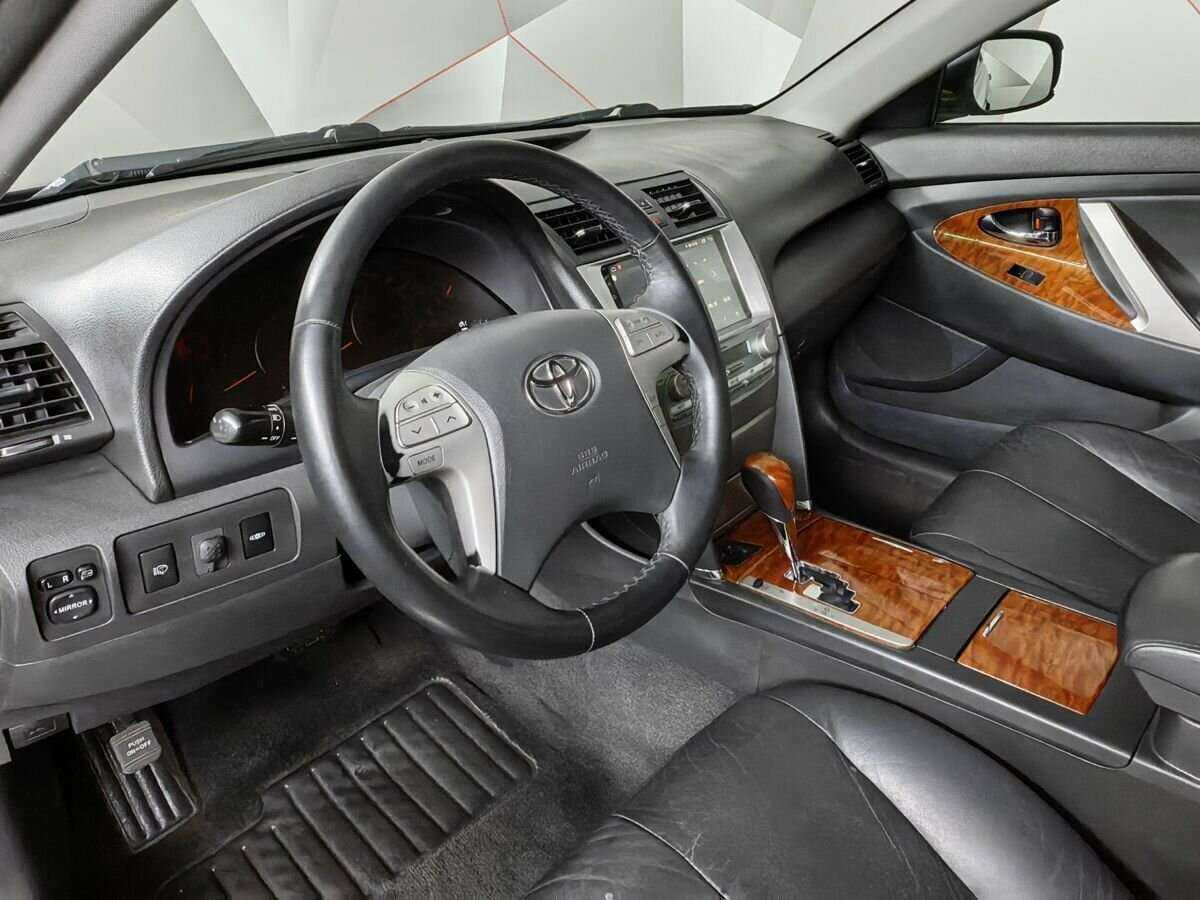 Toyota Camry с пробегом — 2008 год. Фото: #13