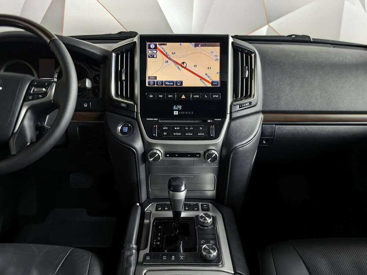 Toyota Land Cruiser с пробегом — 2015 год. Фото: #10