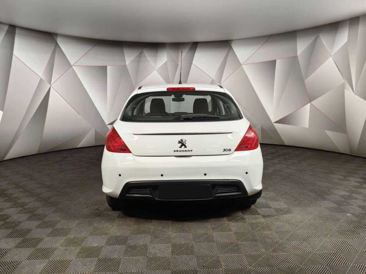 Peugeot 308 с пробегом — 2011 год. Фото: #7