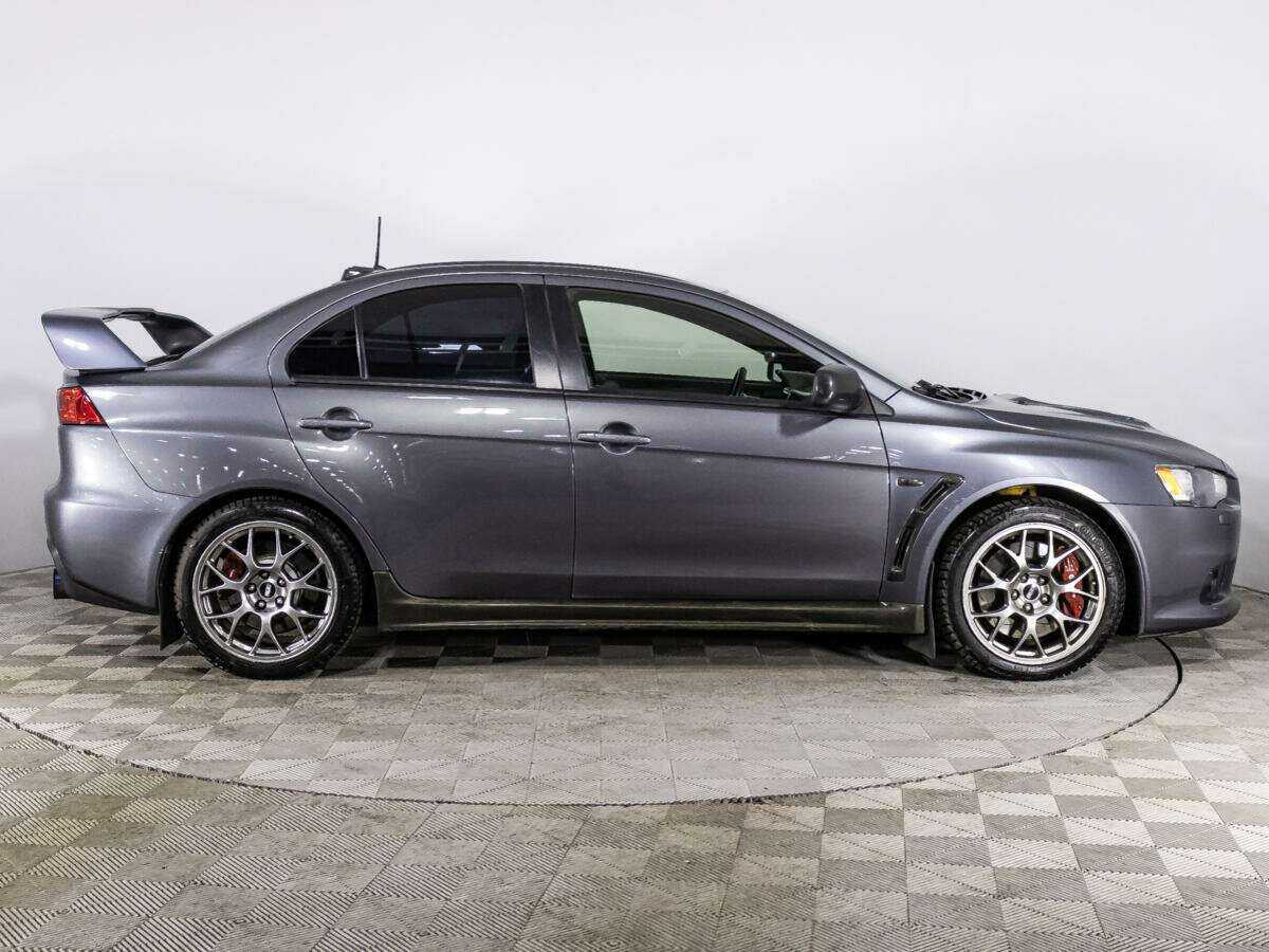 Mitsubishi Lancer Evolution с пробегом — 2011 год. Фото: #3