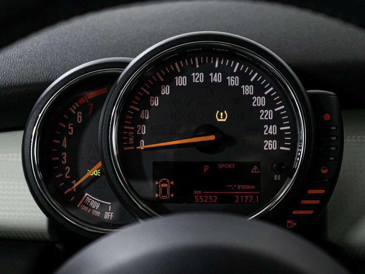 Mini Hatch с пробегом — 2016 год. Фото: #11