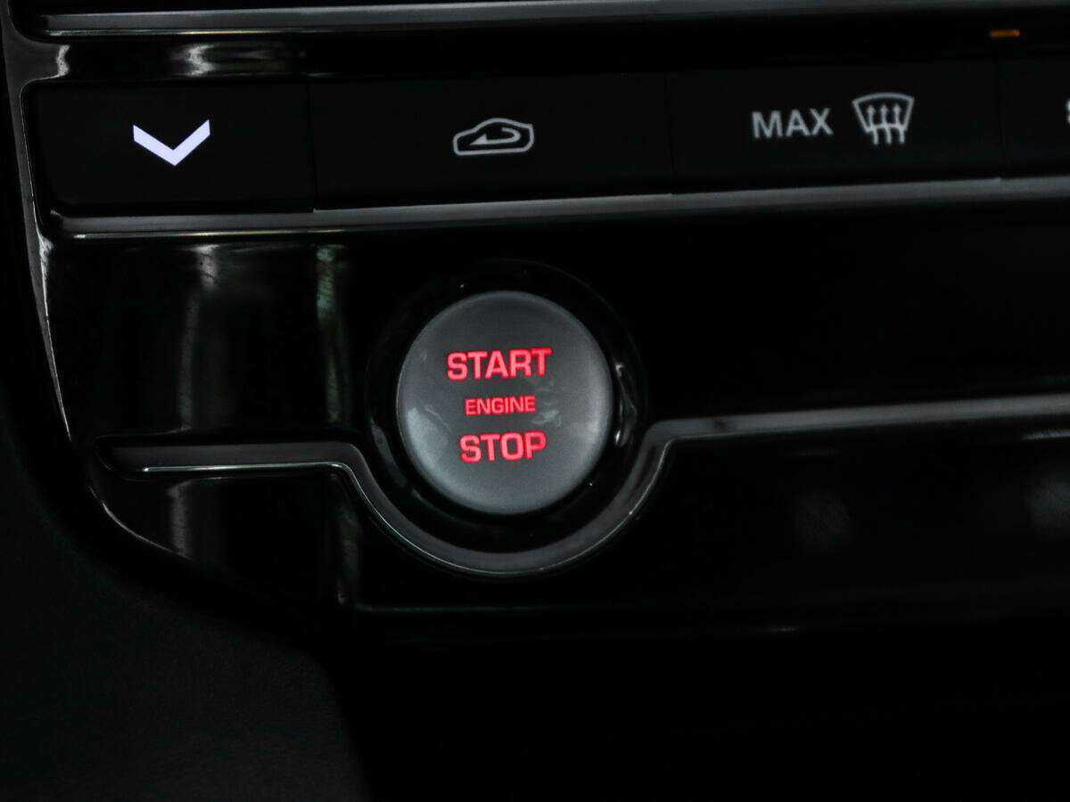 Jaguar F-Pace с пробегом — 2016 год. Фото: #15