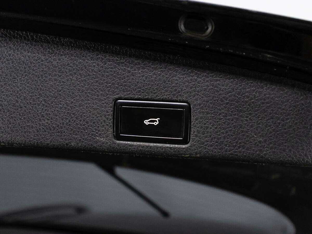 Volkswagen Touareg с пробегом — 2011 год. Фото: #14