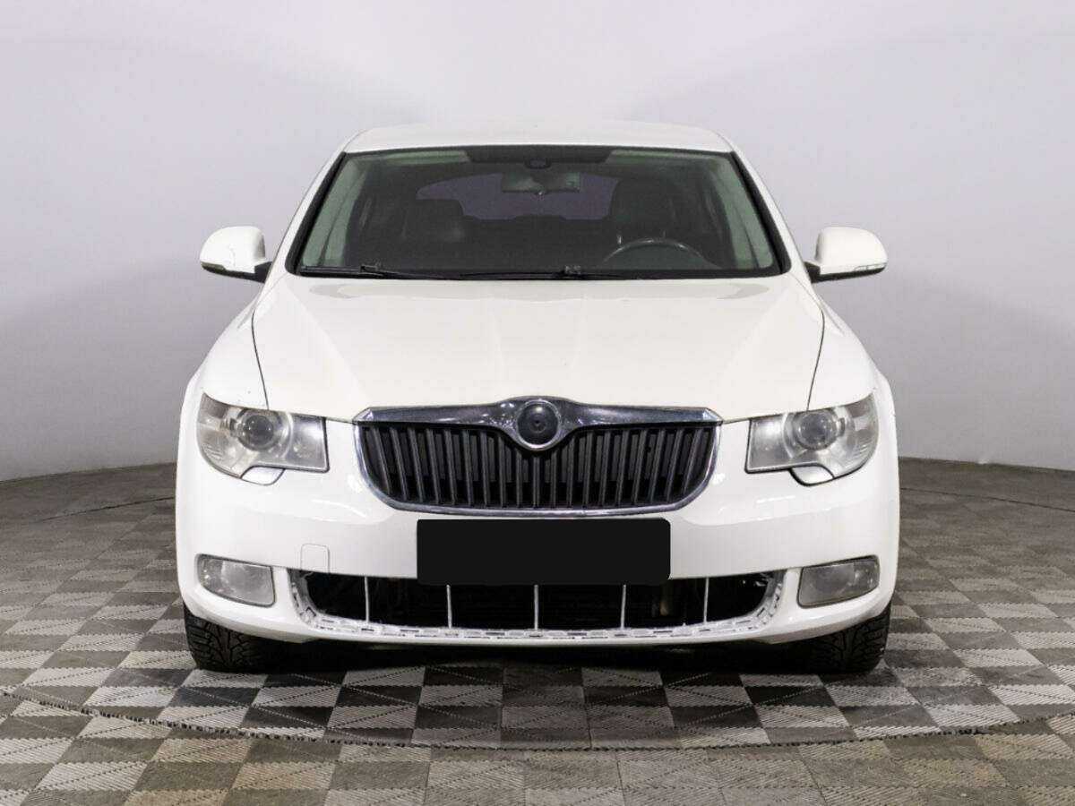 Skoda Superb с пробегом — 2011 год. Фото: #1