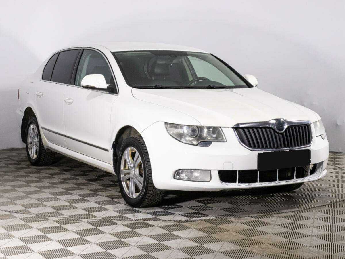 Skoda Superb с пробегом — 2011 год. Фото: #2