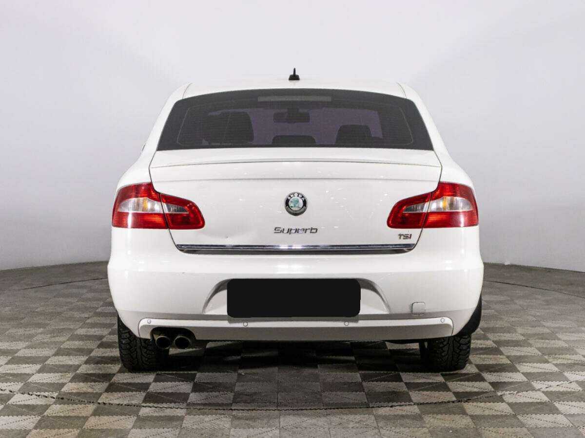 Skoda Superb с пробегом — 2011 год. Фото: #5