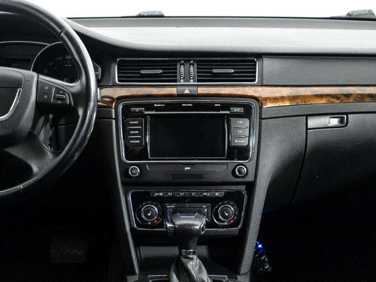 Skoda Superb с пробегом — 2011 год. Фото: #13
