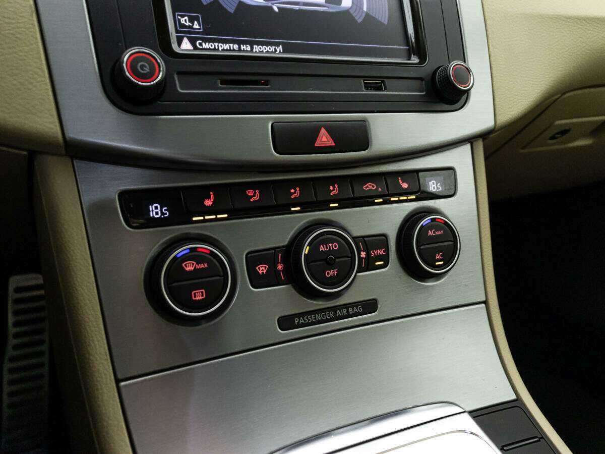 Volkswagen Passat CC с пробегом — 2012 год. Фото: #15