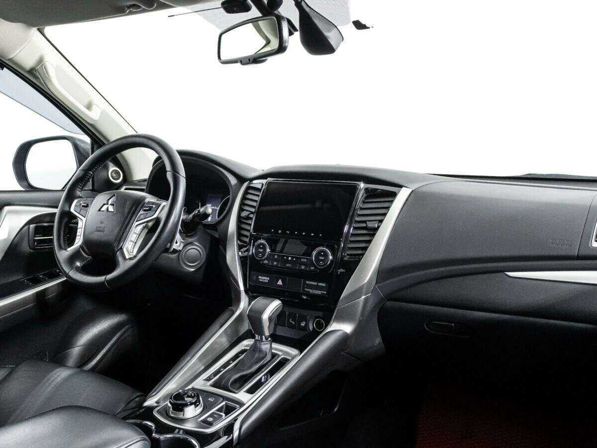 Mitsubishi Pajero Sport с пробегом — 2020 год. Фото: #8