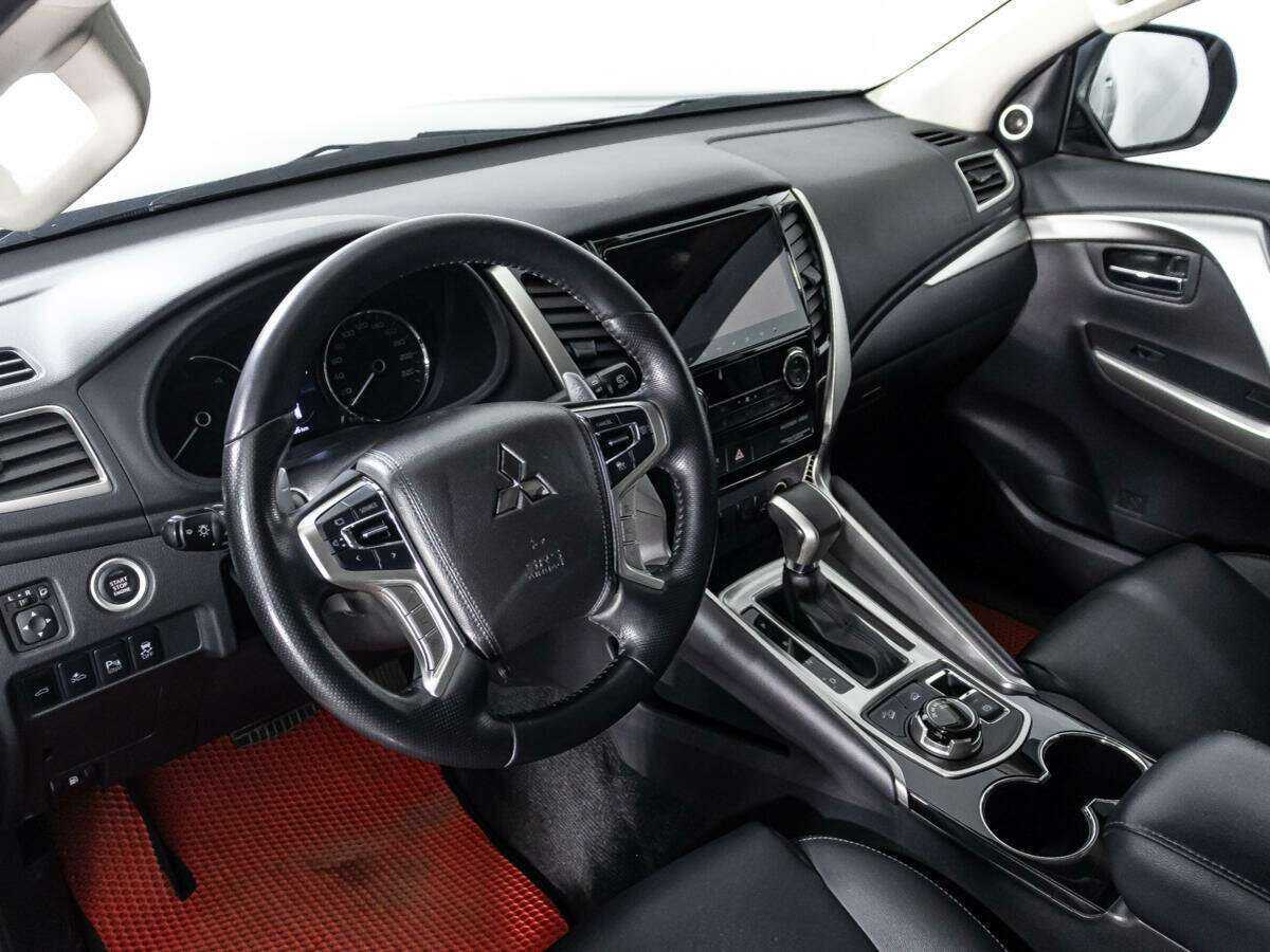 Mitsubishi Pajero Sport с пробегом — 2020 год. Фото: #10