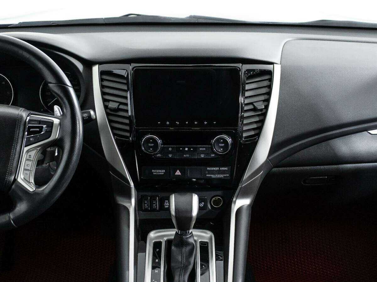 Mitsubishi Pajero Sport с пробегом — 2020 год. Фото: #13