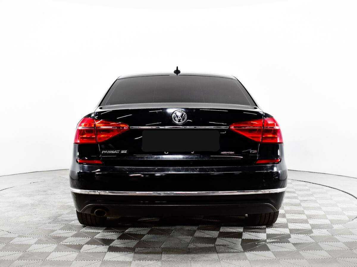 Volkswagen Passat с пробегом — 2016 год. Фото: #5