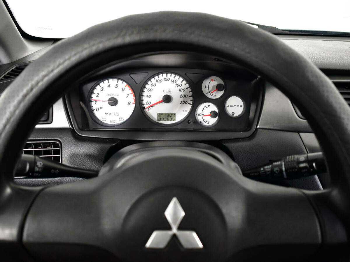 Mitsubishi Lancer с пробегом — 2006 год. Фото: #10