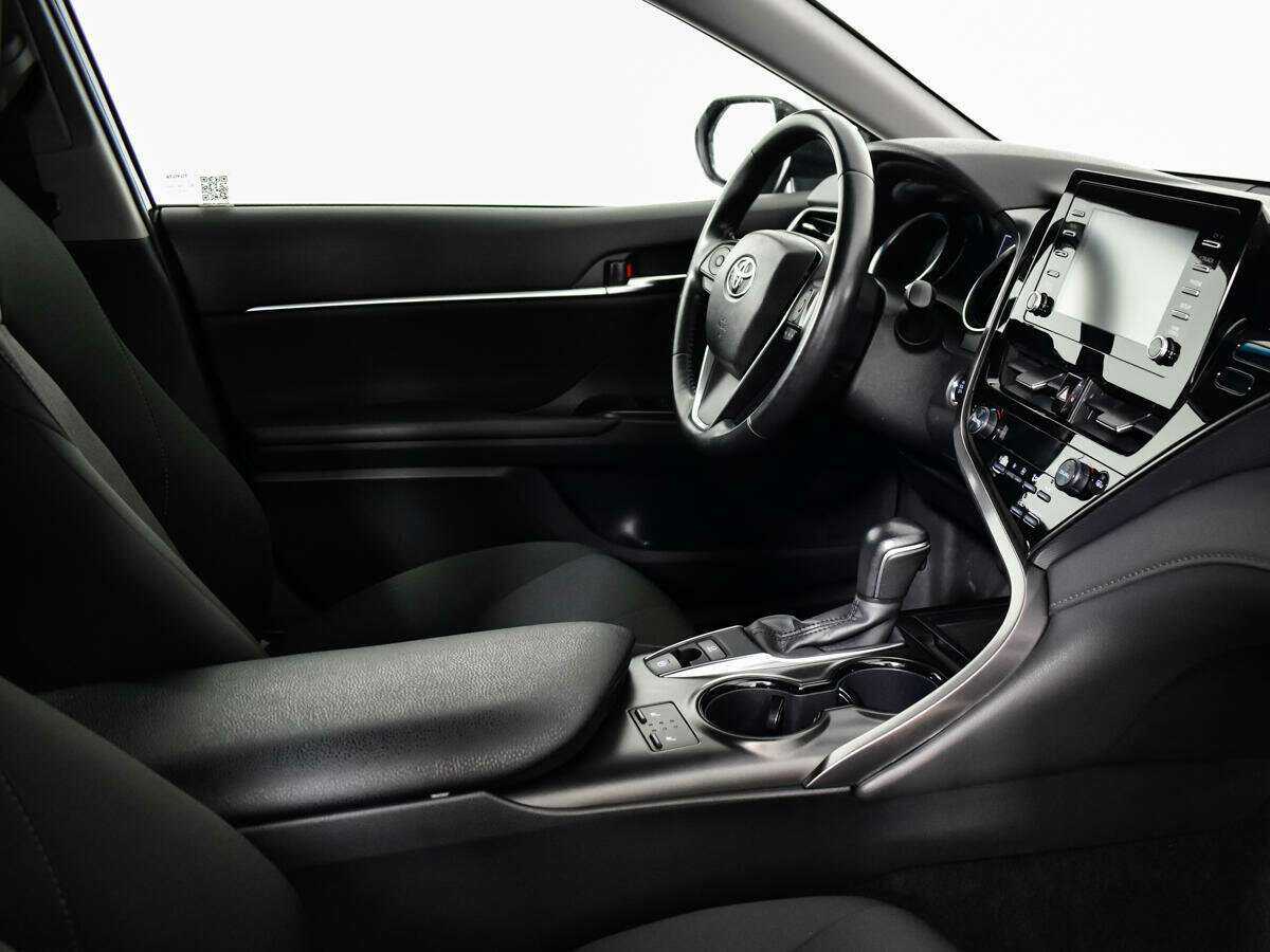 Toyota Camry с пробегом — 2021 год. Фото: #10