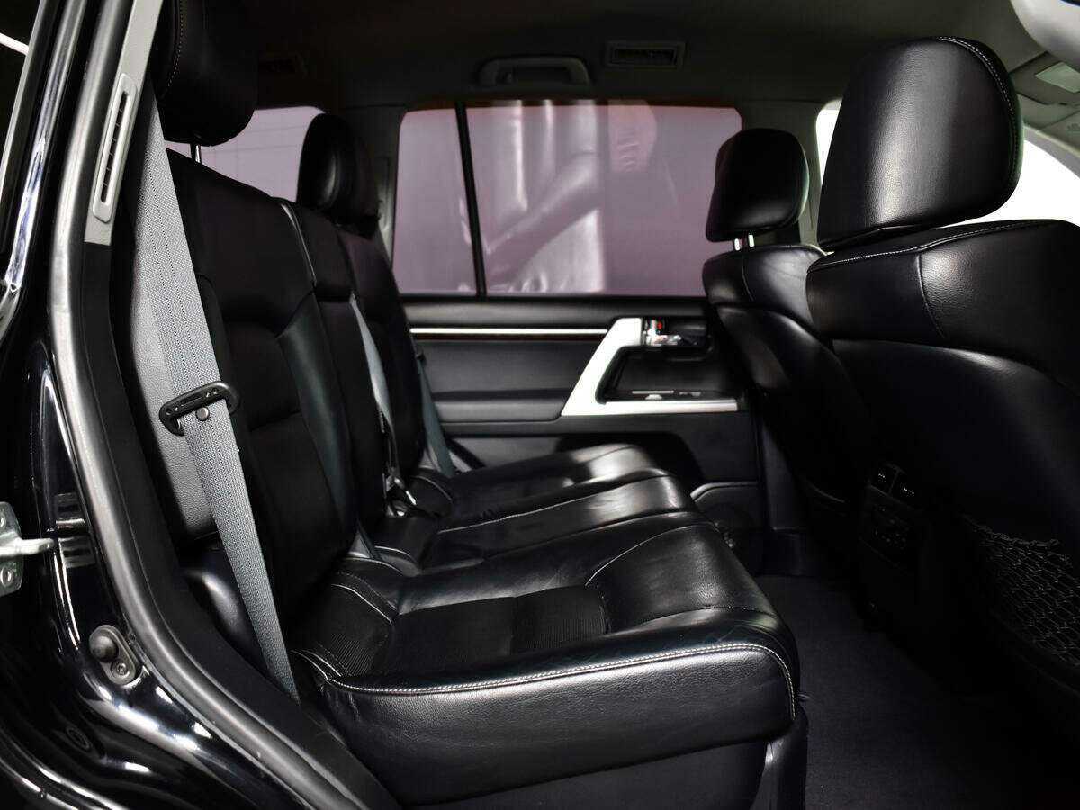 Toyota Land Cruiser с пробегом — 2012 год. Фото: #9