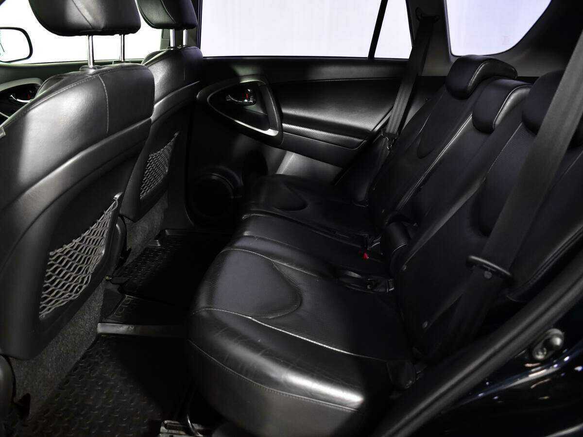 Toyota RAV4 с пробегом — 2010 год. Фото: #9