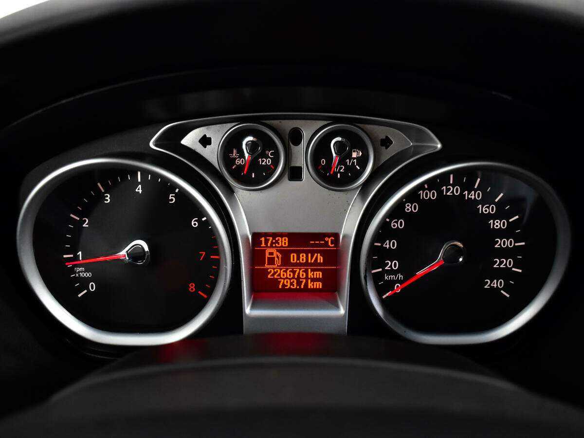 Ford Focus с пробегом — 2011 год. Фото: #10