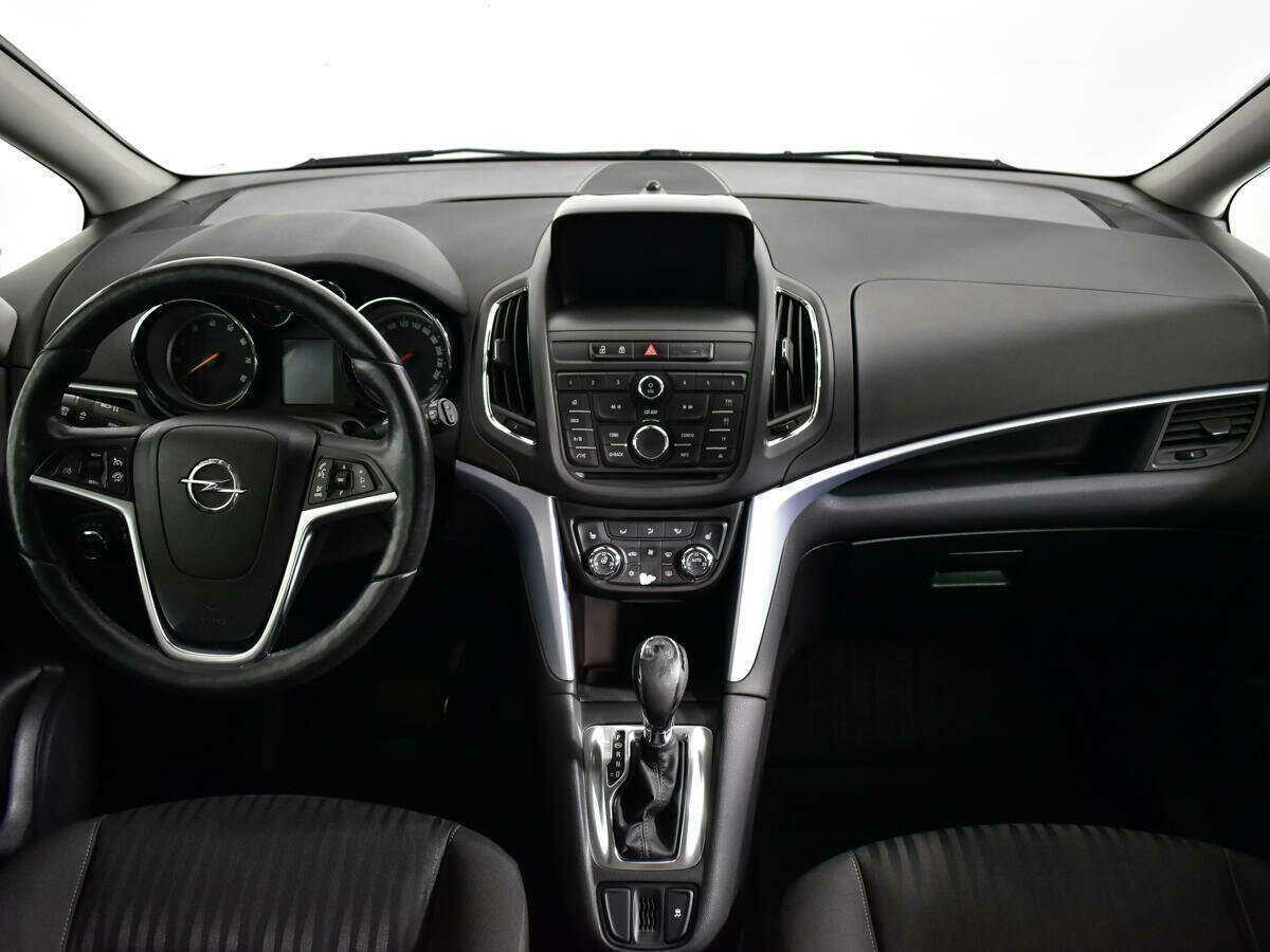 Opel Zafira с пробегом — 2014 год. Фото: #11
