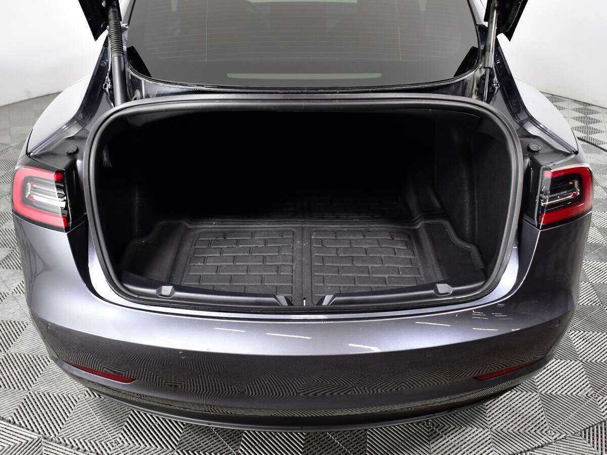 Tesla Model 3 с пробегом — 2021 год. Фото: #15