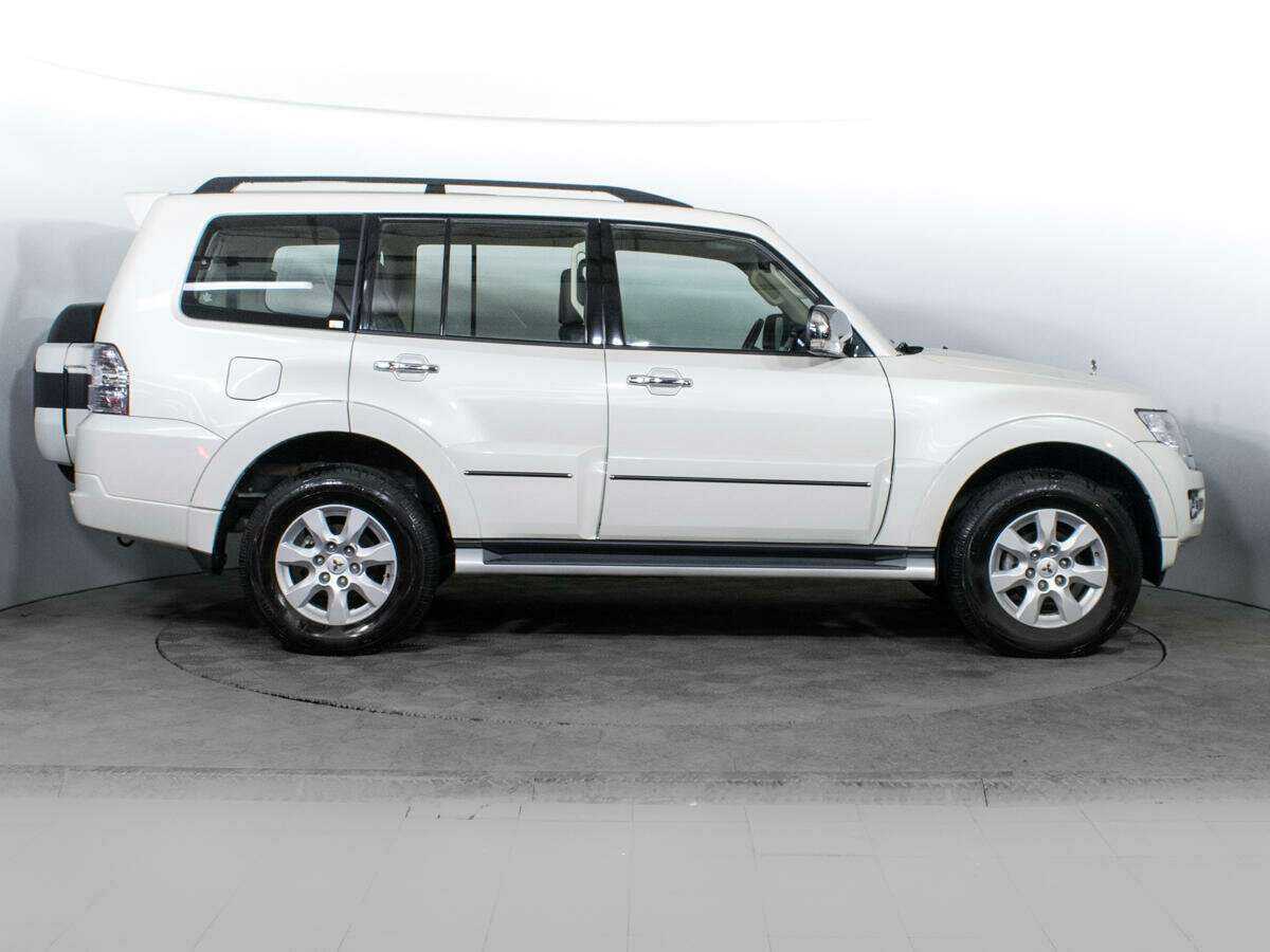 Mitsubishi Pajero с пробегом — 2021 год. Фото: #3