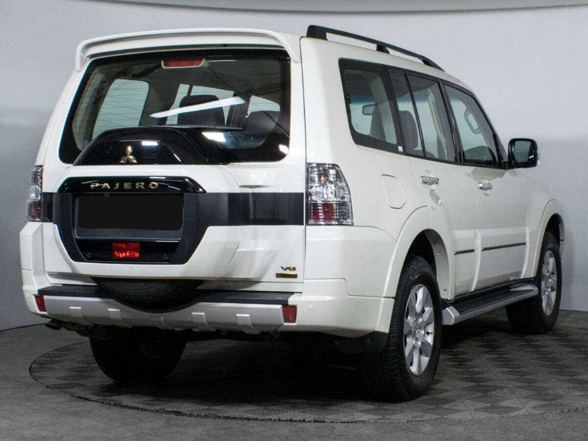 Mitsubishi Pajero с пробегом — 2021 год. Фото: #4