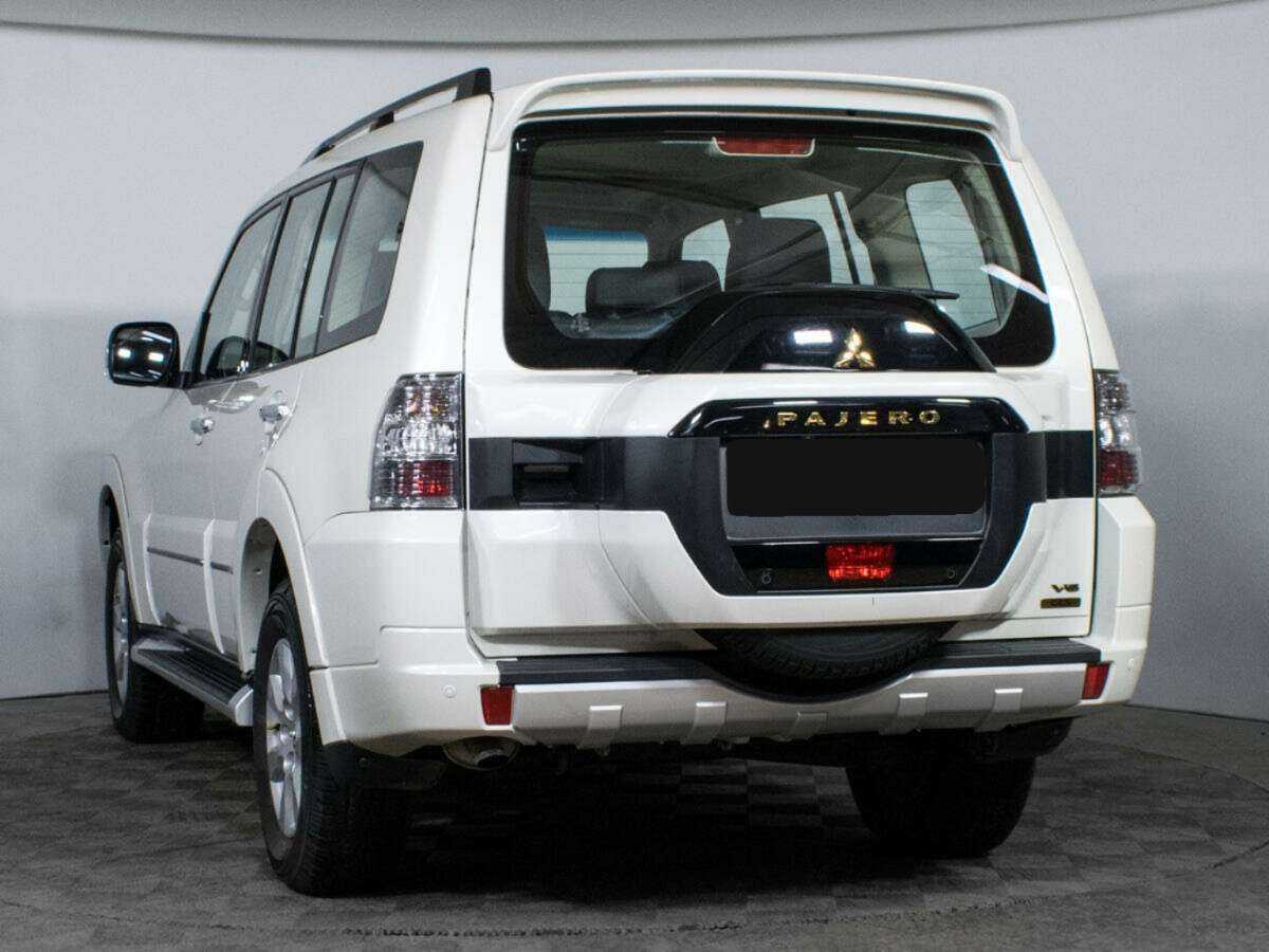 Mitsubishi Pajero с пробегом — 2021 год. Фото: #6