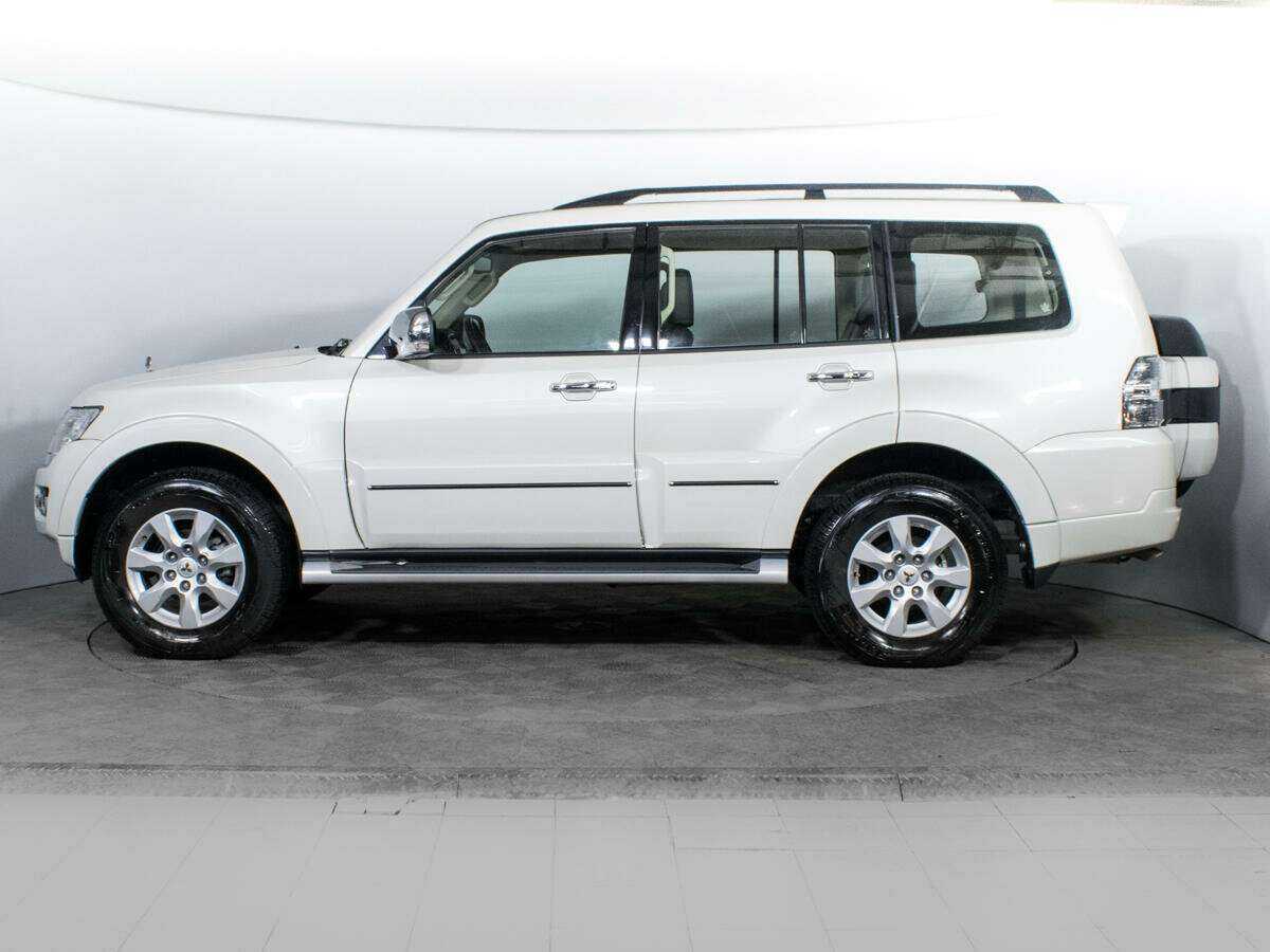 Mitsubishi Pajero с пробегом — 2021 год. Фото: #7