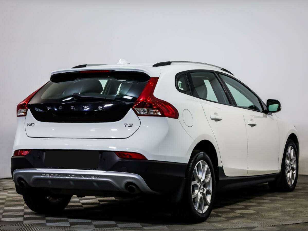 Volvo V40 Cross Country с пробегом — 2018 год. Фото: #2