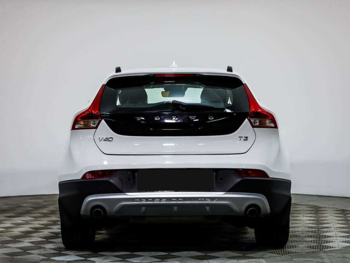 Volvo V40 Cross Country с пробегом — 2018 год. Фото: #3