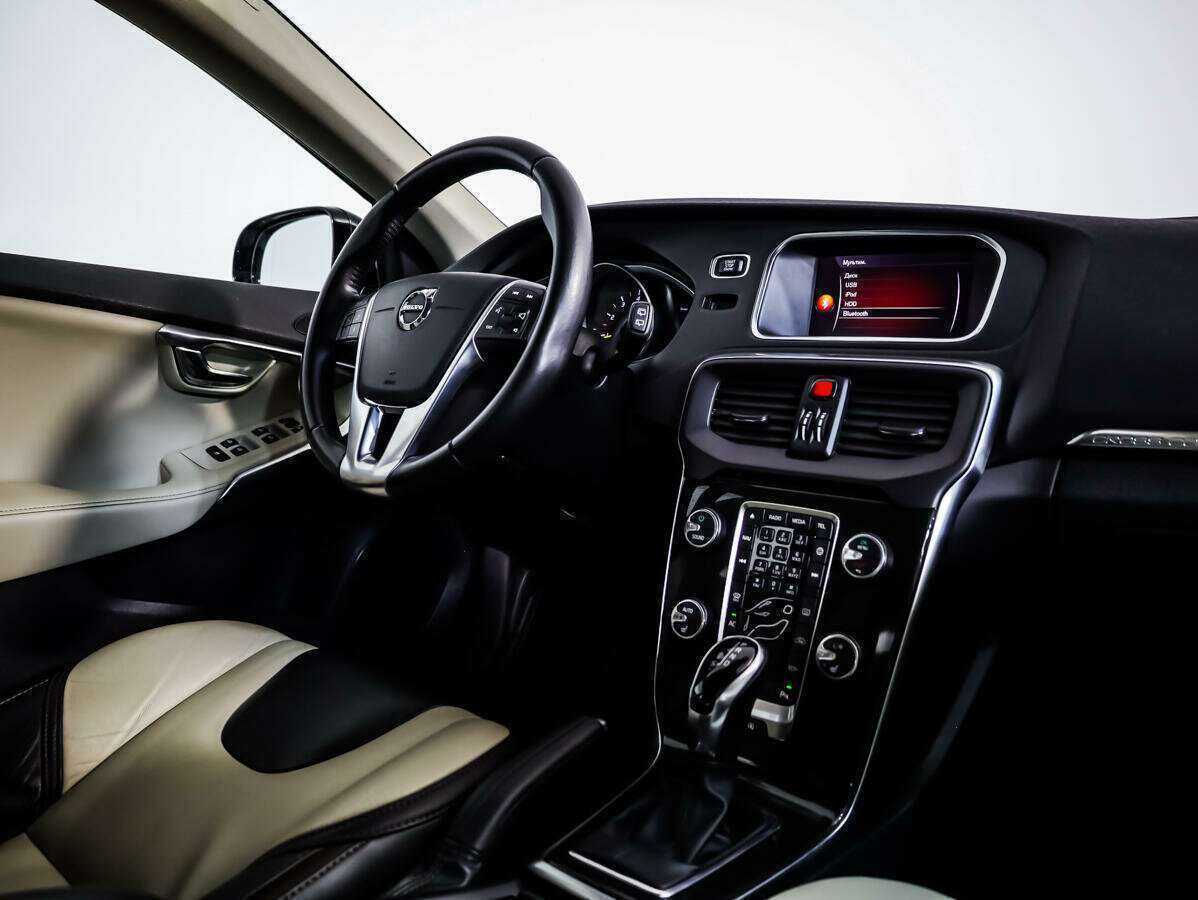 Volvo V40 Cross Country с пробегом — 2018 год. Фото: #5