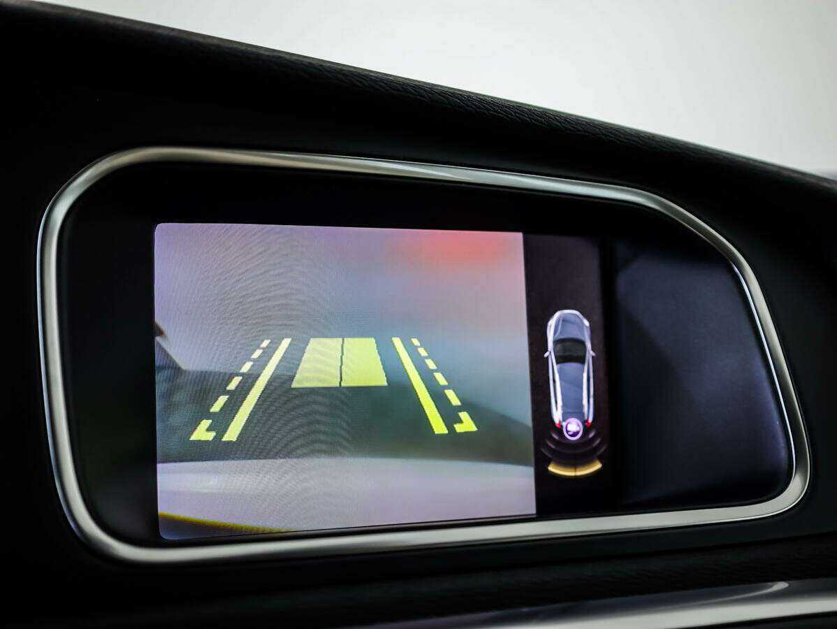 Volvo V40 Cross Country с пробегом — 2018 год. Фото: #10