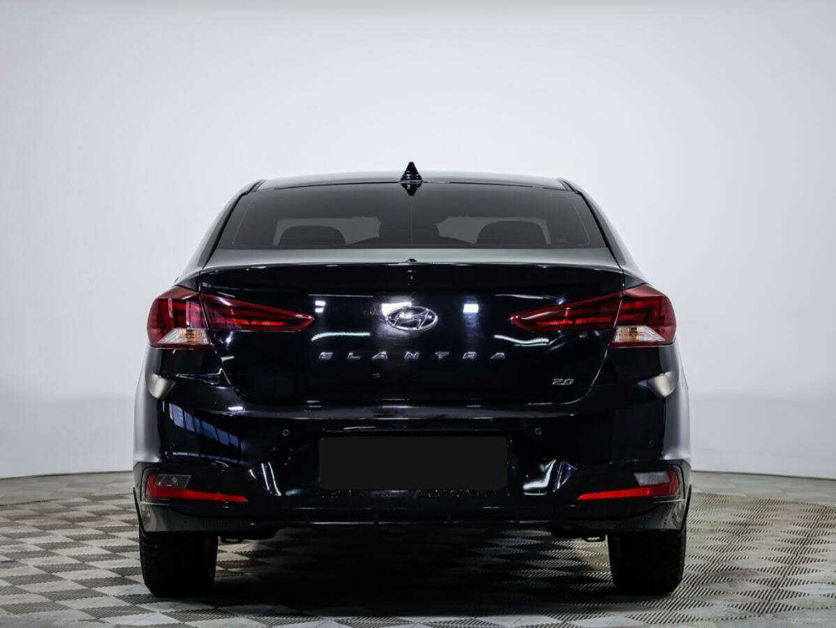 Hyundai Elantra с пробегом — 2019 год. Фото: #4