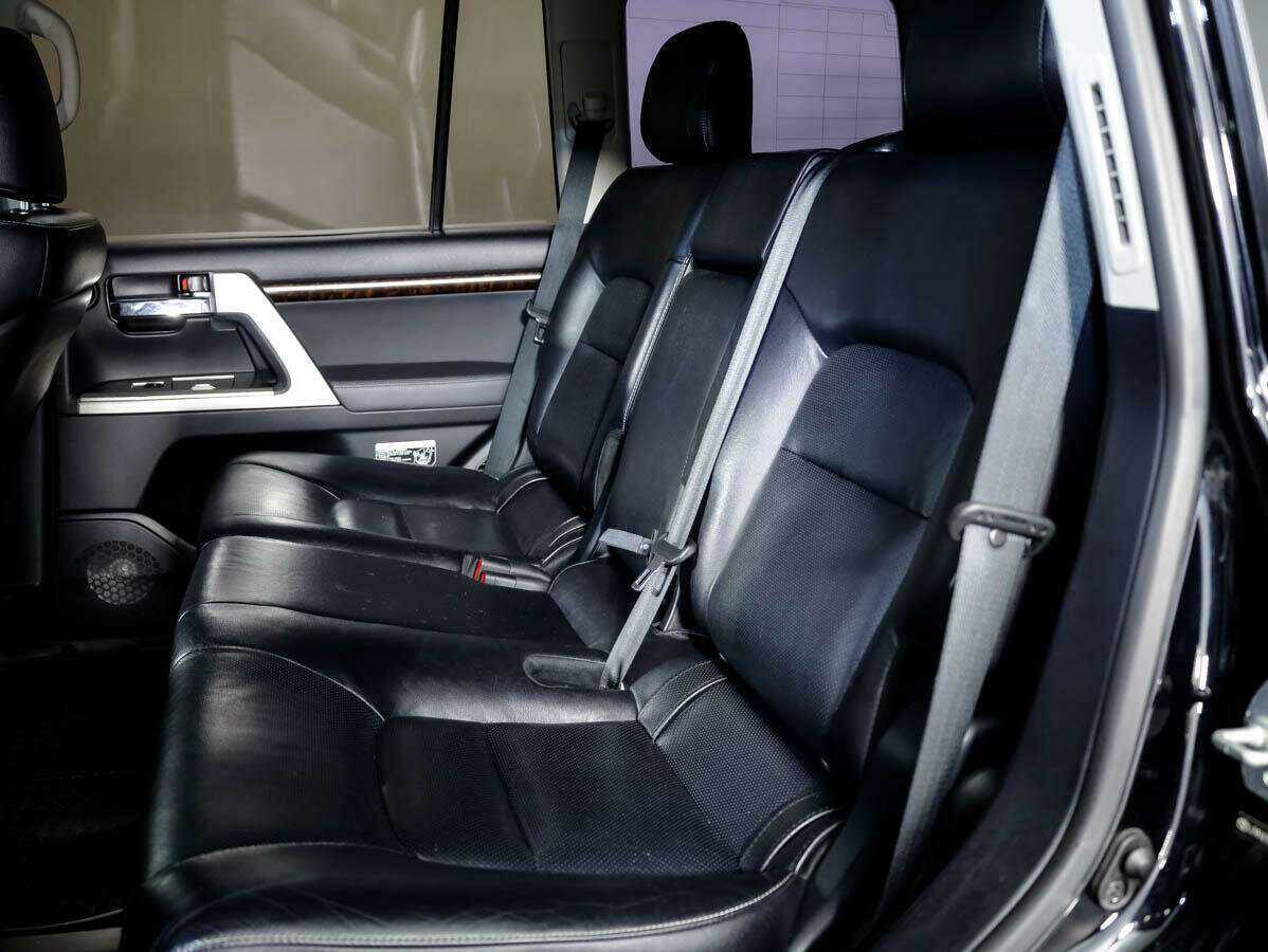 Toyota Land Cruiser с пробегом — 2012 год. Фото: #11