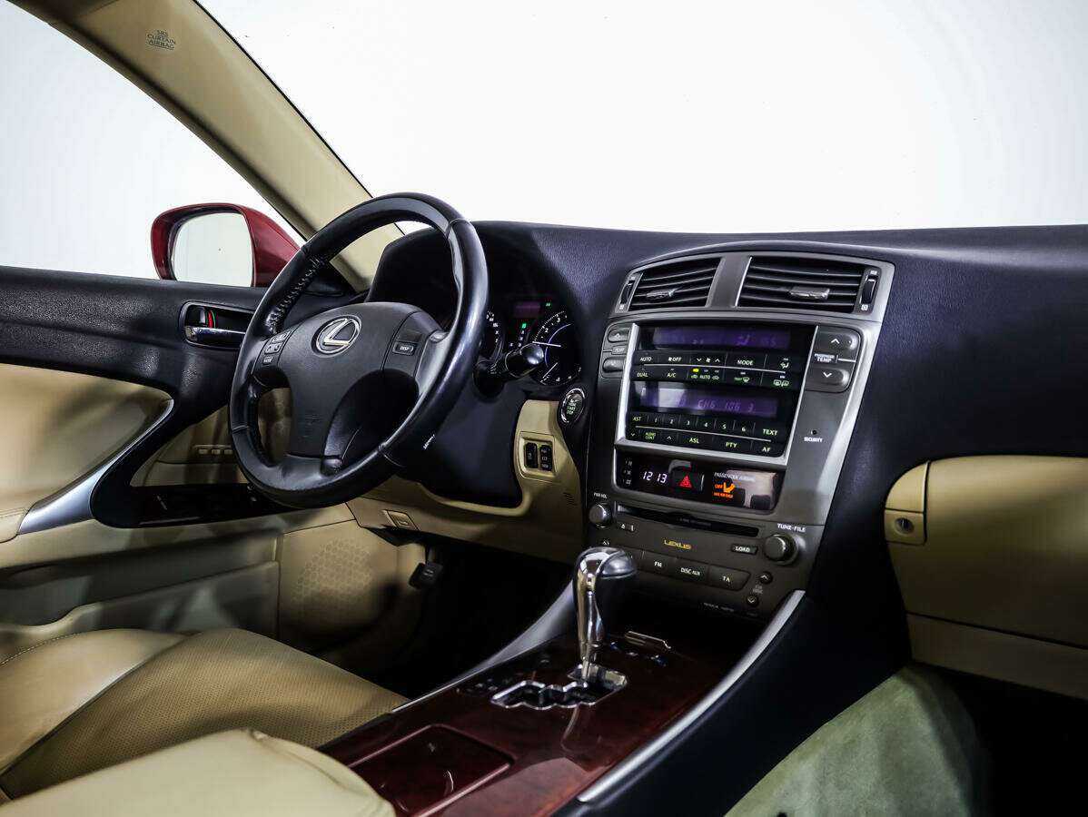 Lexus IS с пробегом — 2007 год. Фото: #7